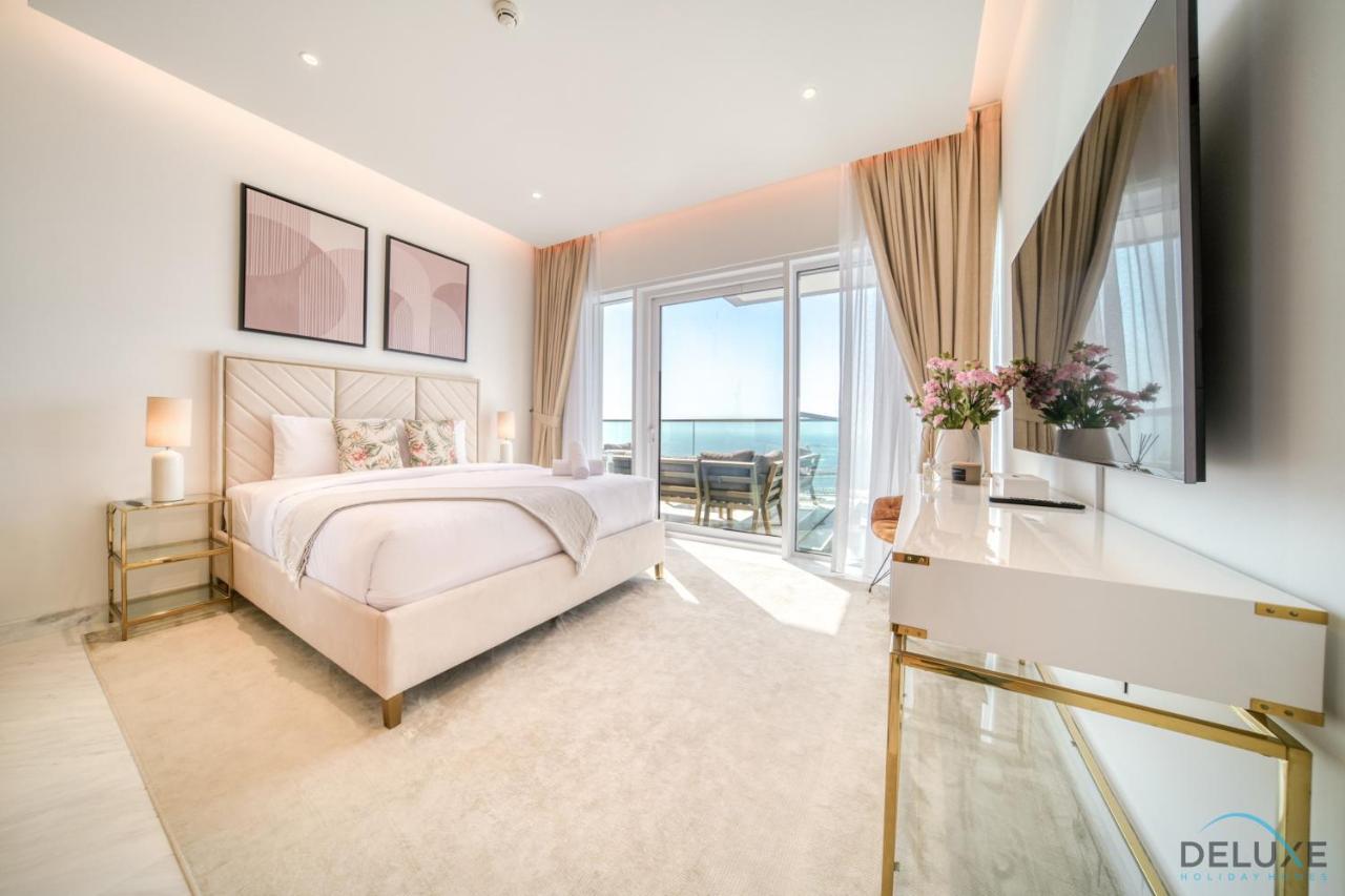 Apartment Picturesque 3br With Assistant At The One Jbr By Deluxe Homes *