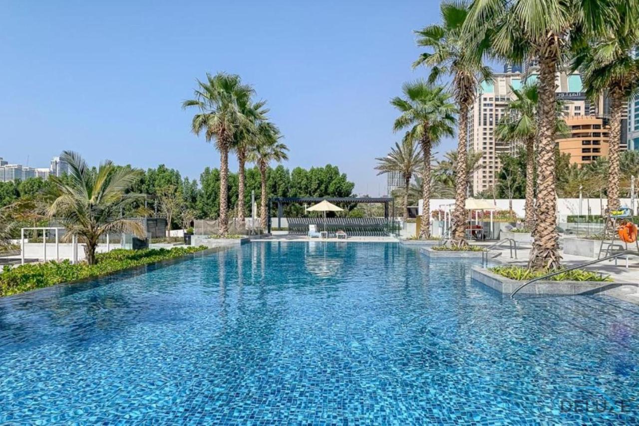 Apartment Picturesque 3br With Assistant At The One Jbr By Deluxe Homes