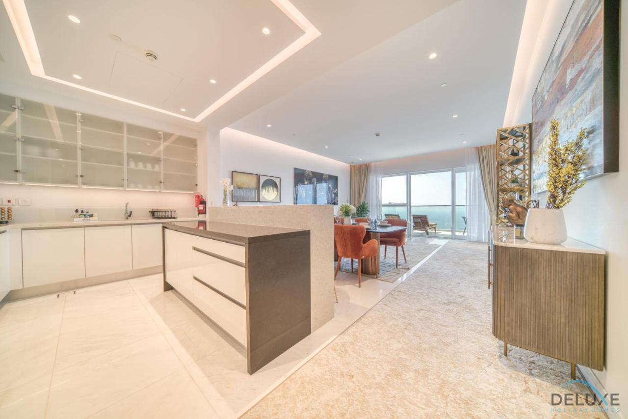 Apartment Picturesque 3br With Assistant At The One Jbr By Deluxe Homes